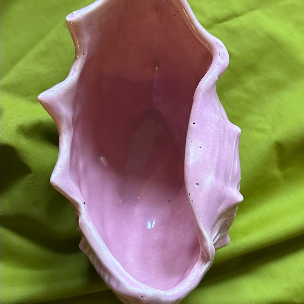 Midcentury Pink Ceramic Shell Bowl or Planter - Picture 9 of 10